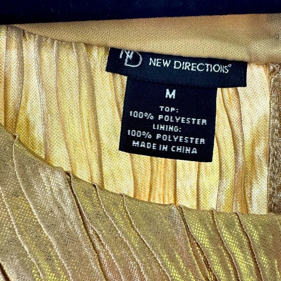 New Direction M Gold metallic layered Special Occasions tank w/back keyhole. - Picture 2 of 7